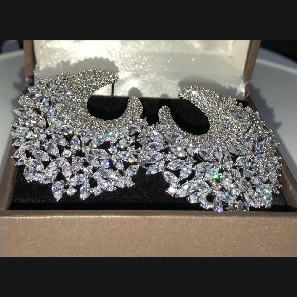 18k White Gold GF Cuff Earrings made w Swarovski Diamond Marquise Stone Gorgeous - Picture 8 of 9